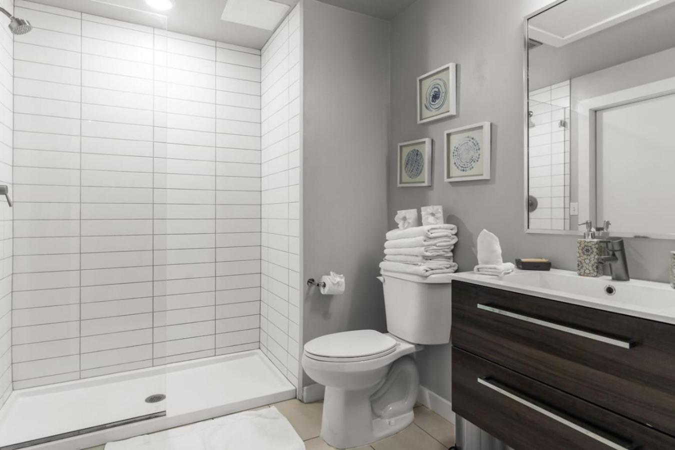 Modern 2 Bed Getaway Steps From Tropicana Field St. Petersburg Luaran gambar