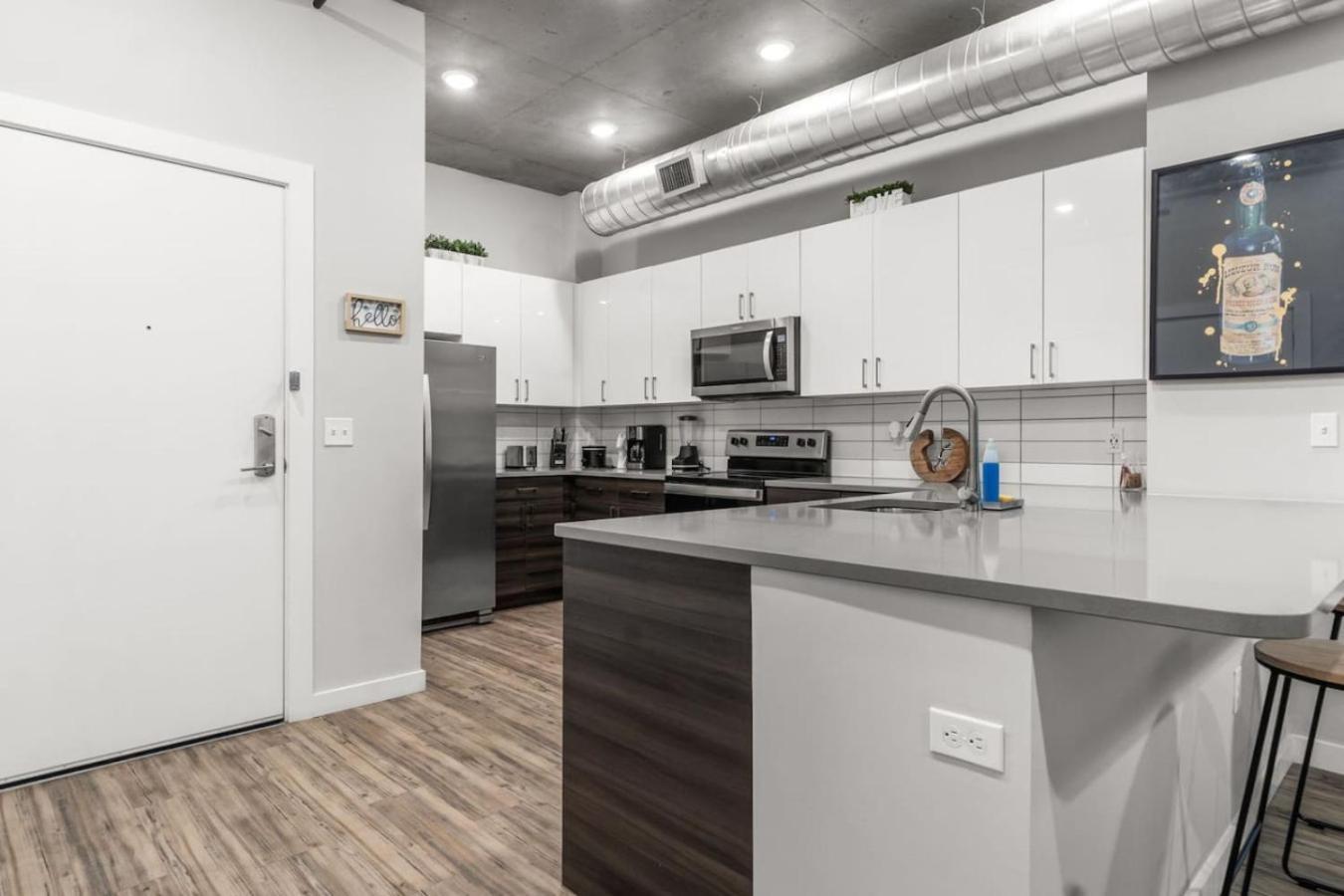Modern 2 Bed Getaway Steps From Tropicana Field St. Petersburg Luaran gambar