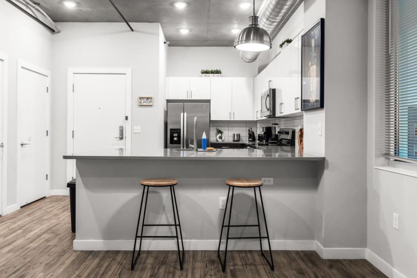 Modern 2 Bed Getaway Steps From Tropicana Field St. Petersburg Luaran gambar