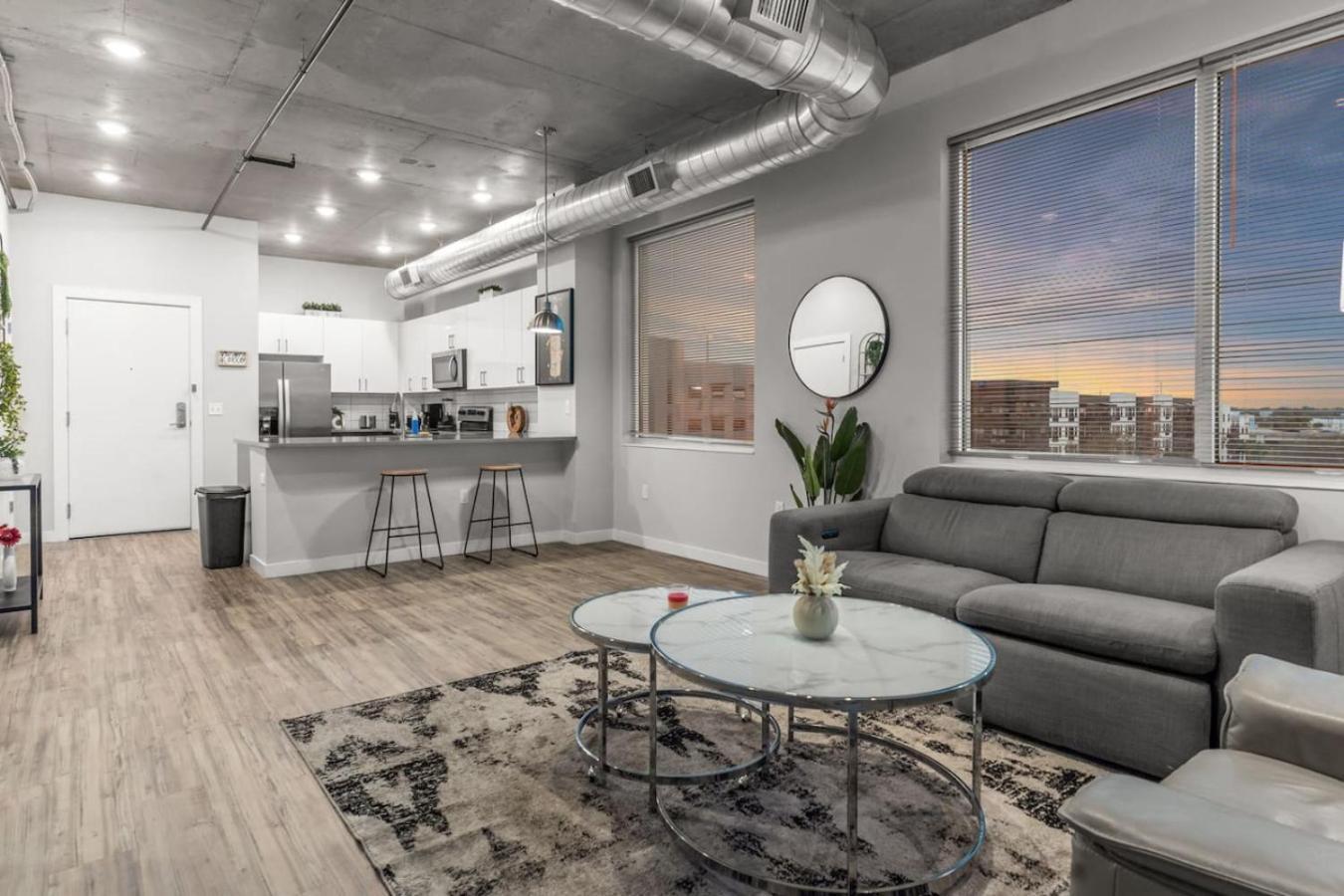 Modern 2 Bed Getaway Steps From Tropicana Field St. Petersburg Luaran gambar